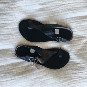 NWT Vivobarefoot sandals